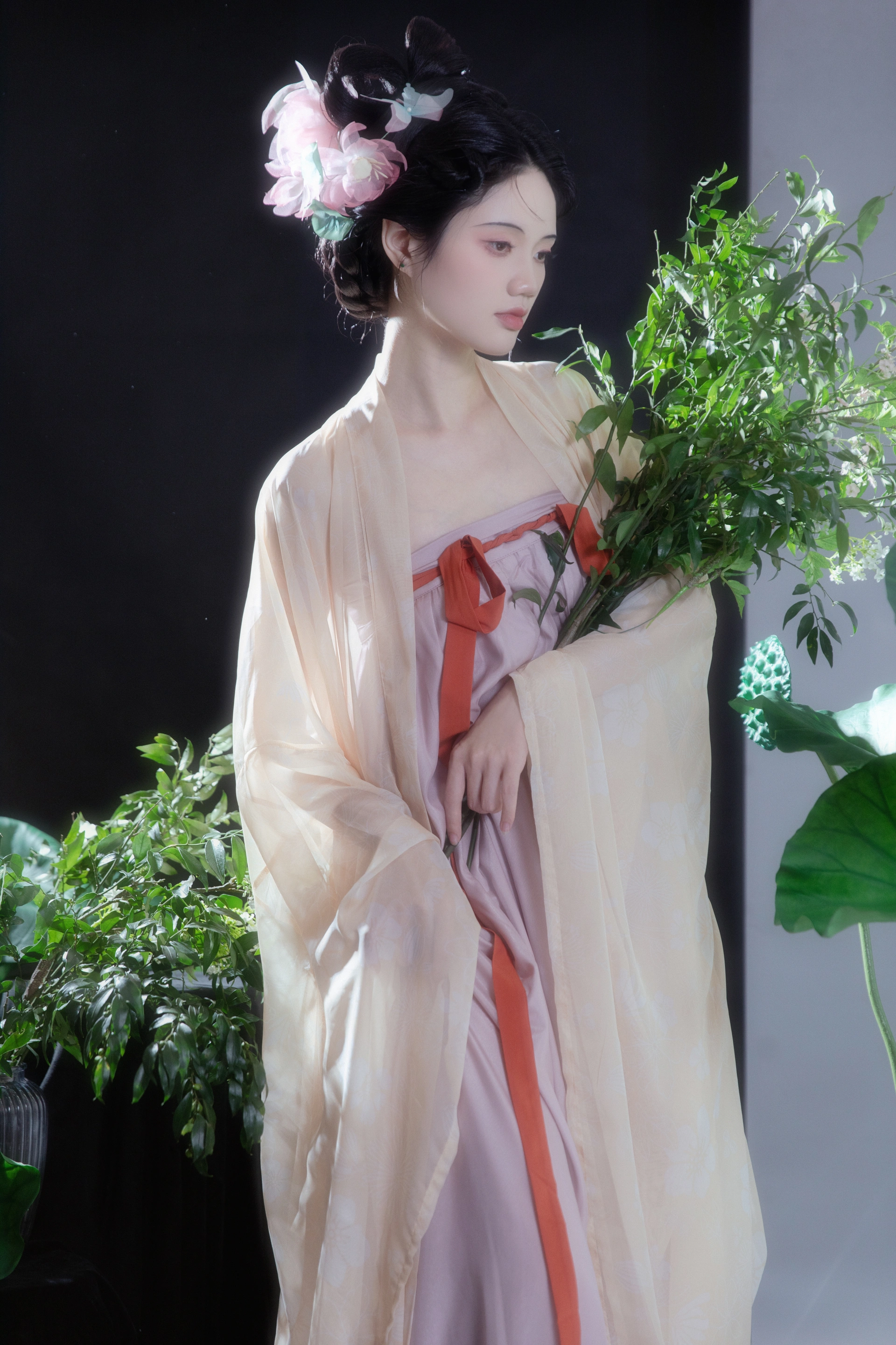 [YITUYU艺图语]2023.11.22 濯濯青莲 橘小桃 1